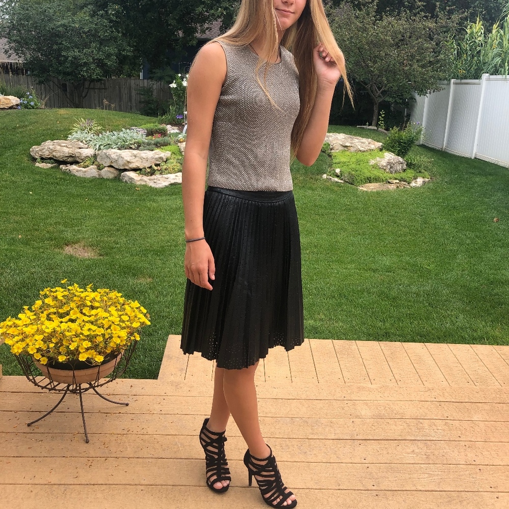 Club Monaco pleaded faux leather black skirt